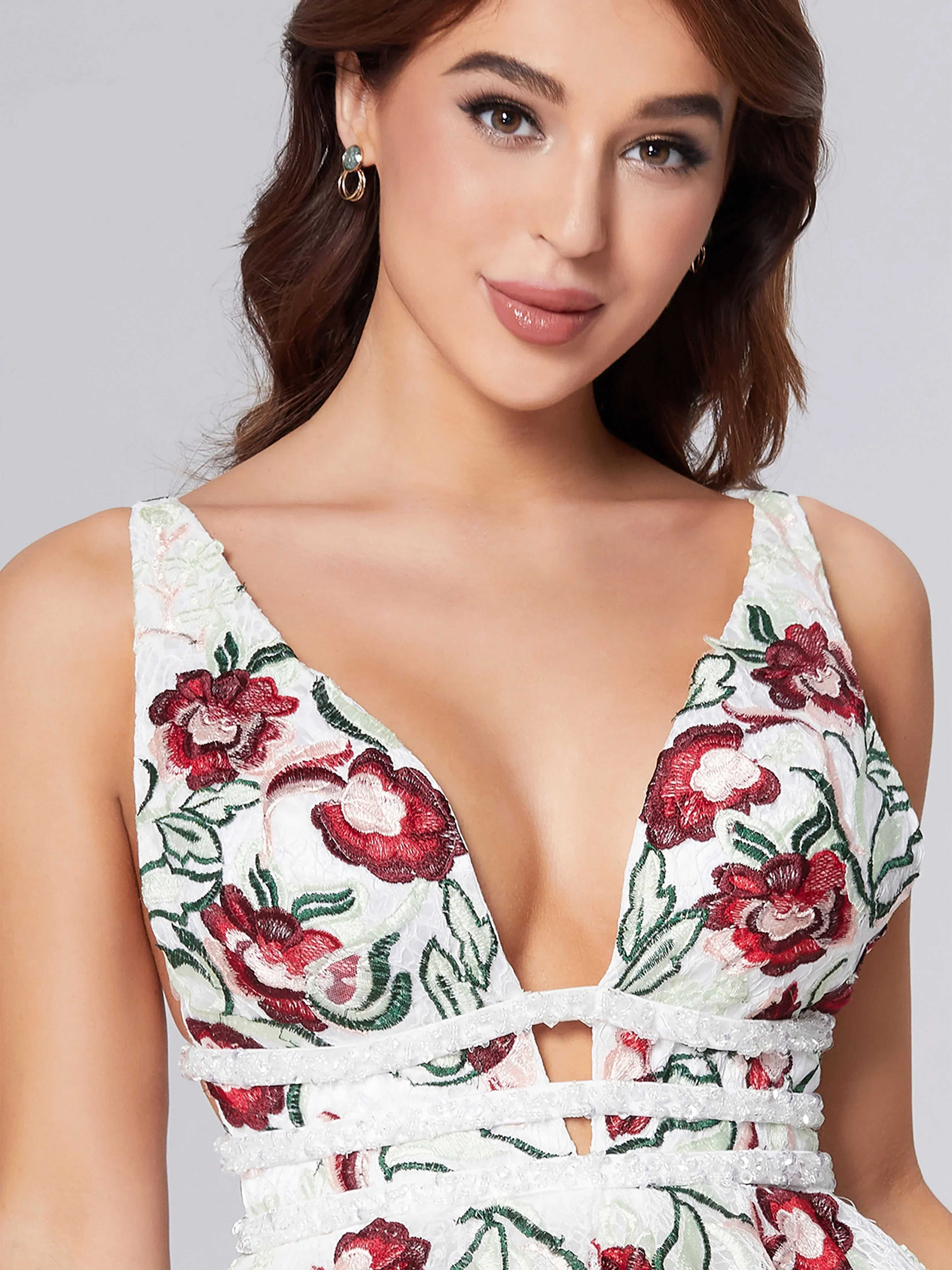 A-Line Deep V-neck Lace Appliques Short Homecoming Dress - Image 7