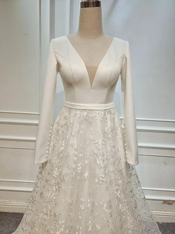 A Line Elegant Long Sleeves V Neck Beach Wedding Dress Bridal Gown  WD551 - Image 4
