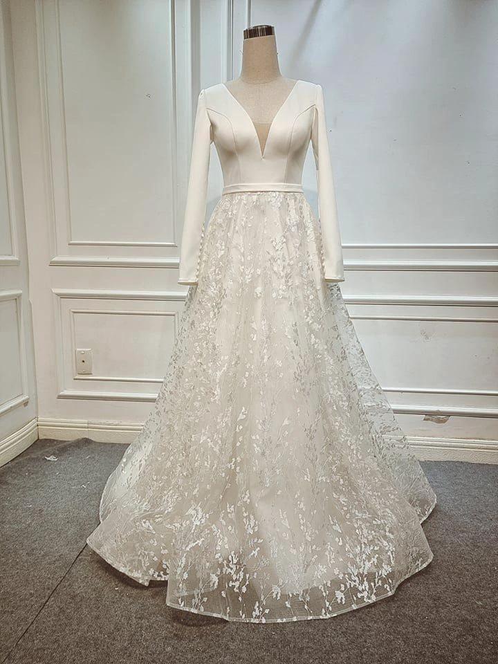 A Line Elegant Long Sleeves V Neck Beach Wedding Dress Bridal Gown  WD551 - Image 5