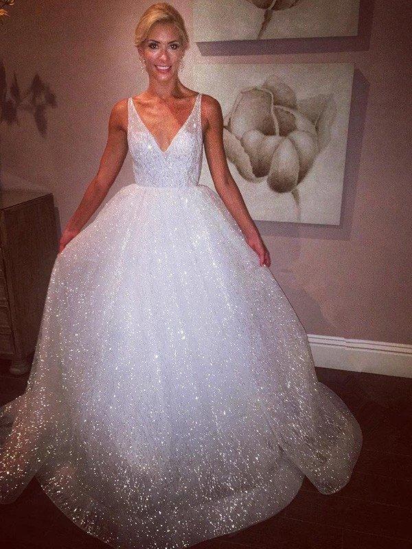 A-Line/Elegant Tulle Sleeveless V-neck Prom Dresses - Image 3
