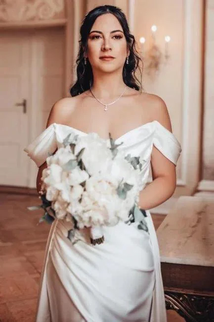 A-Line Elegant V-Neck Off-The Shoulder Split Front Strapless Wedding Dresses with Ruffles - Image 2