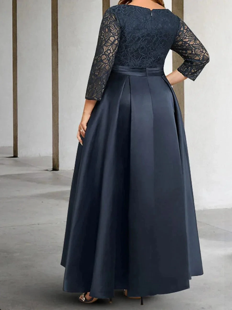 A-Line/Princess Long Sleeves Mother of the Bride Dresses with Applique - Image 2