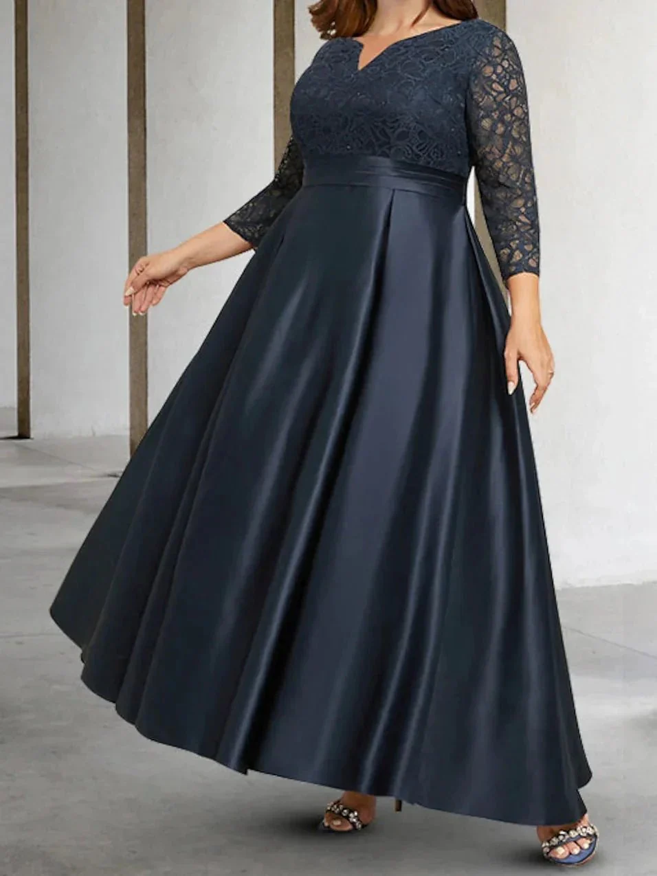 A-Line/Princess Long Sleeves Mother of the Bride Dresses with Applique - Image 3
