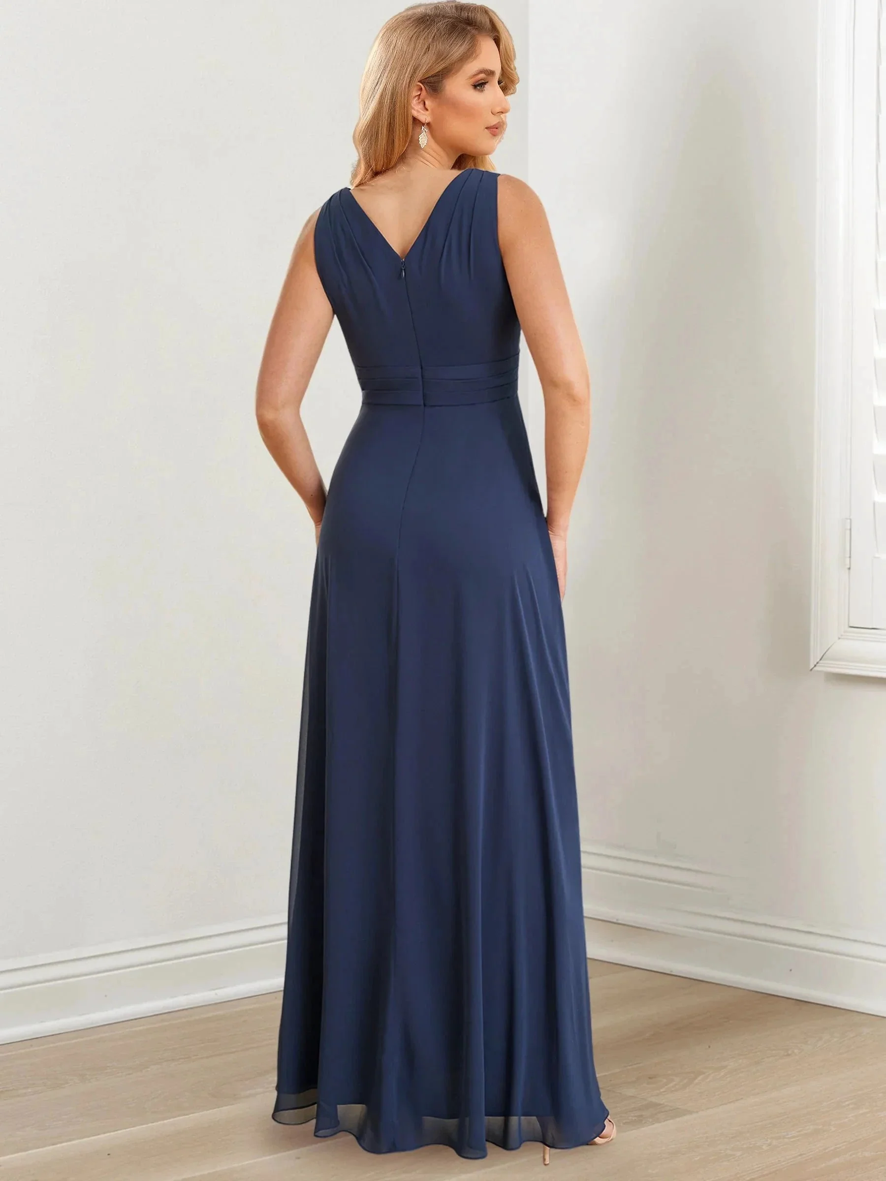 A-Line/Princess V-Neck Floor-Length Mother of the Bride Dresses - Image 2