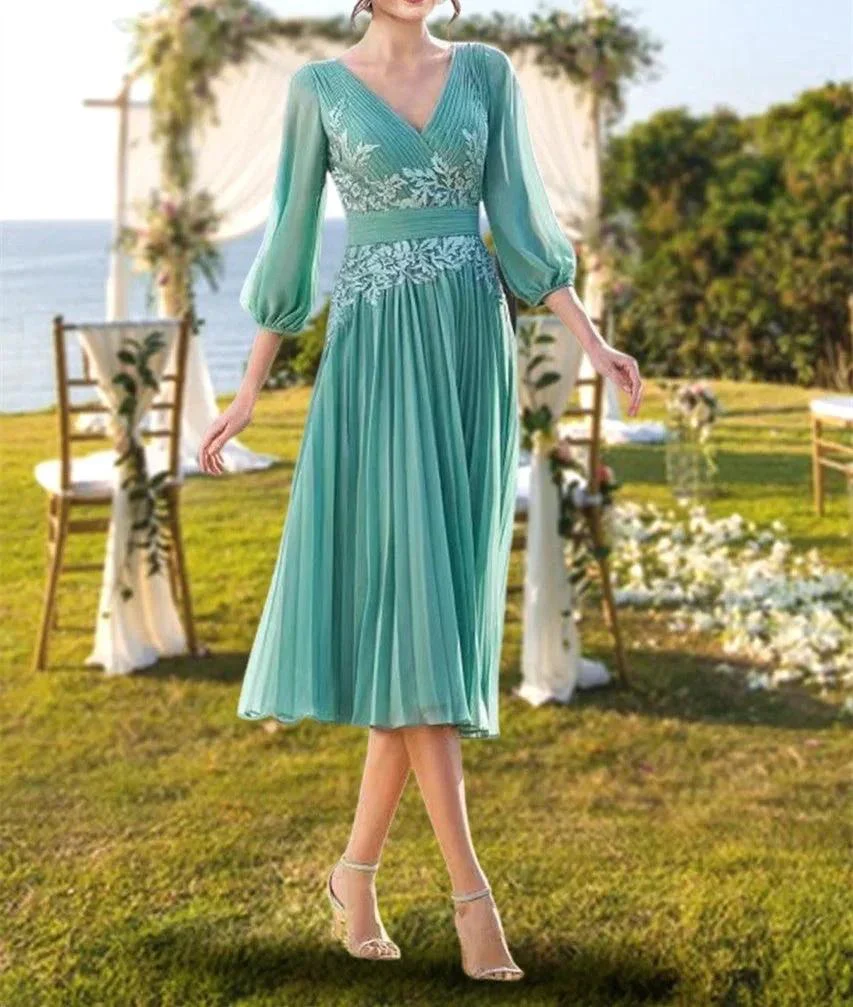 A-Line/Princess V-Neck Knee-Length Mother Of The Bride Dresses With Lace Ruffle Embroidery - Image 3
