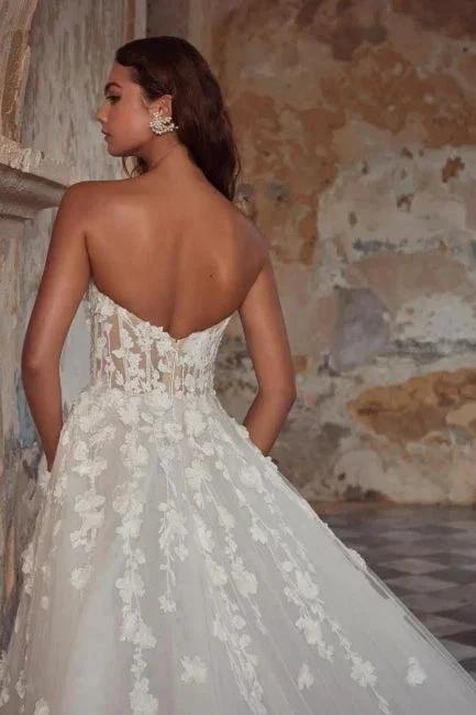 A-Line Sweetheart Floor-Length Strapless Tulle Wedding Dresses with Appliques - Image 4