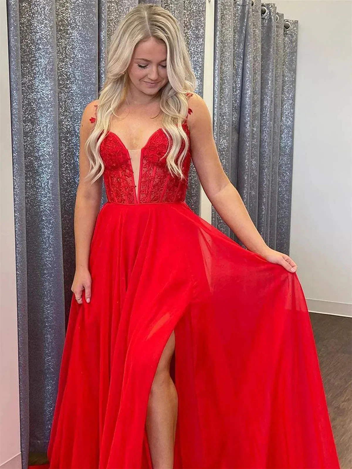 A-line V Neck Lace Long Prom Dresses with Slit Red Chiffon Formal Graduation Evening Gowns - Image 2