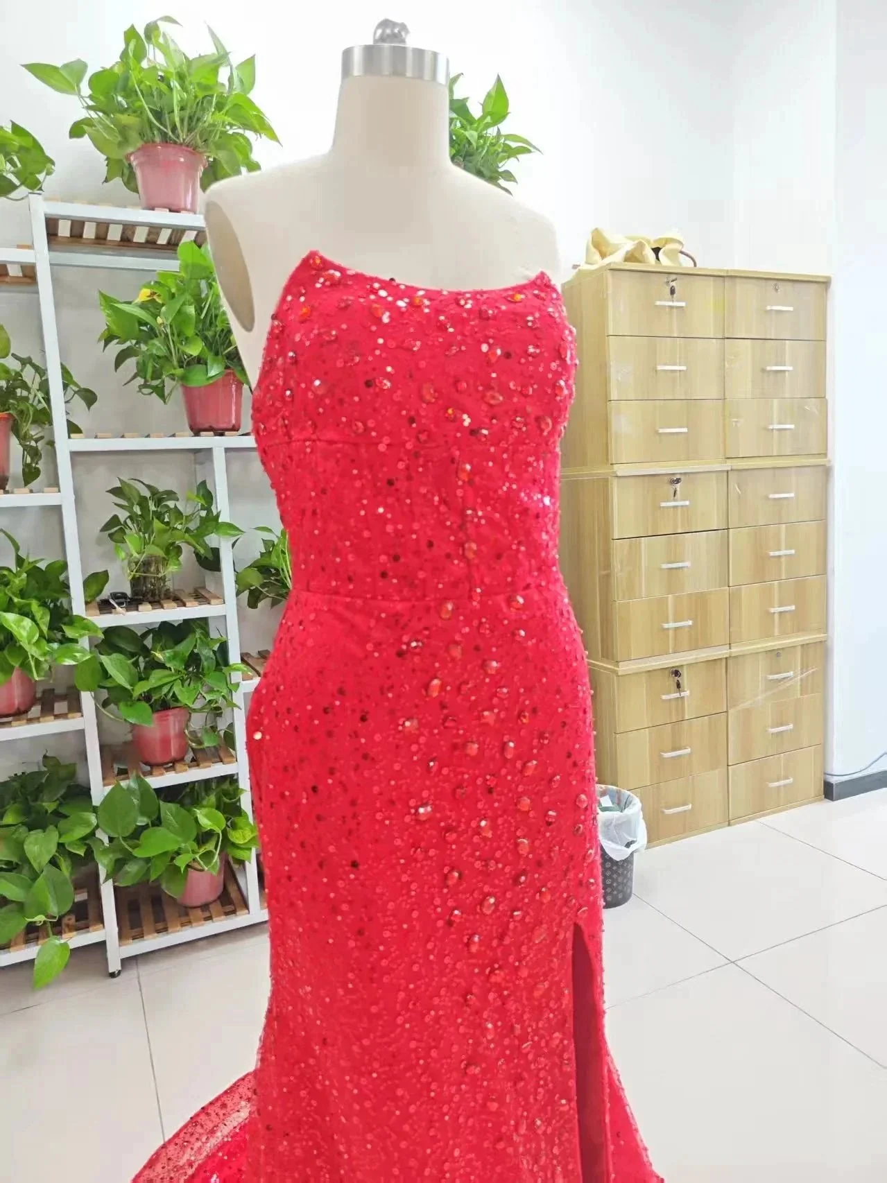 Alcyone | Mermaid Scoop Neck Red Sequins Prom Dresses with Slit F1065 - Image 5