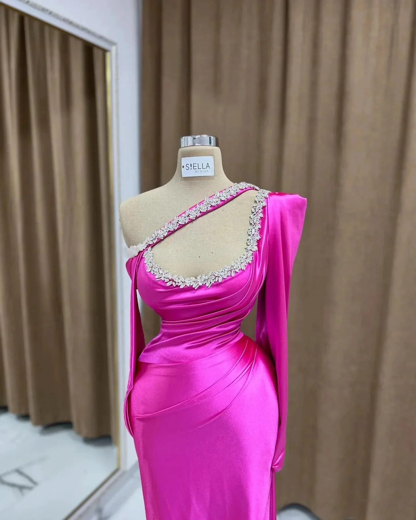 Amazing Column Scoop Long Sleeve Rhinestone Satin Prom Dresses - Image 3
