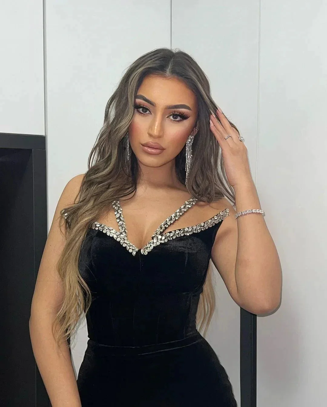 Amazing Long Black Sleeveless Mermaid Velvet Prom Dress With Crystal - Image 4