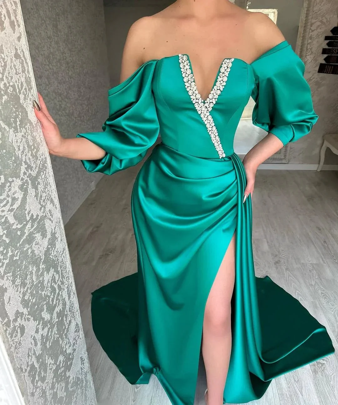 Amazing Long Green A-line Off-the-shoulder Prom Dress With Slit - Image 2