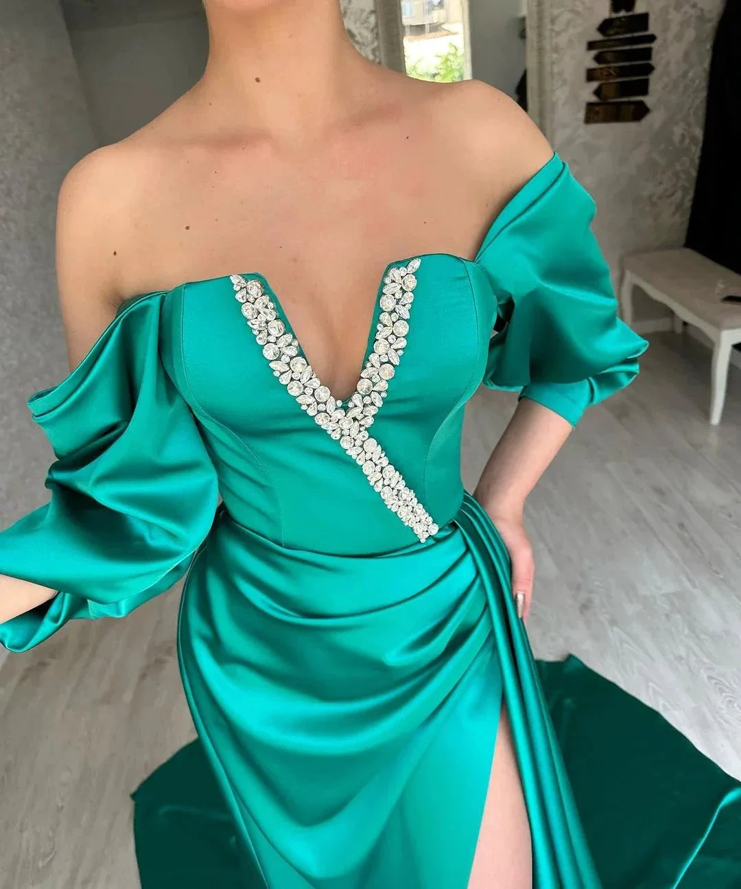 Amazing Long Green A-line Off-the-shoulder Prom Dress With Slit - Image 3