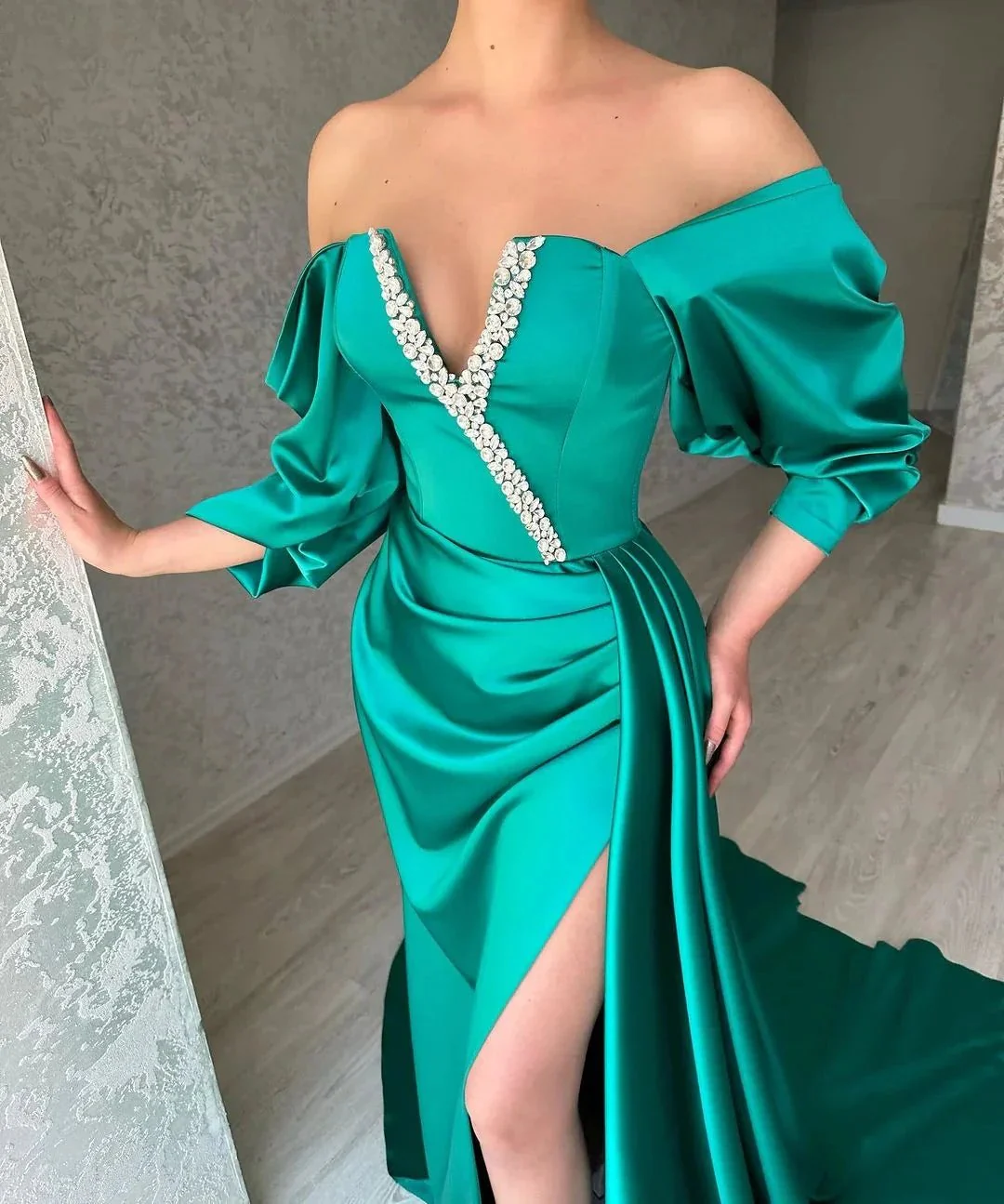 Amazing Long Green A-line Off-the-shoulder Prom Dress With Slit - Image 5