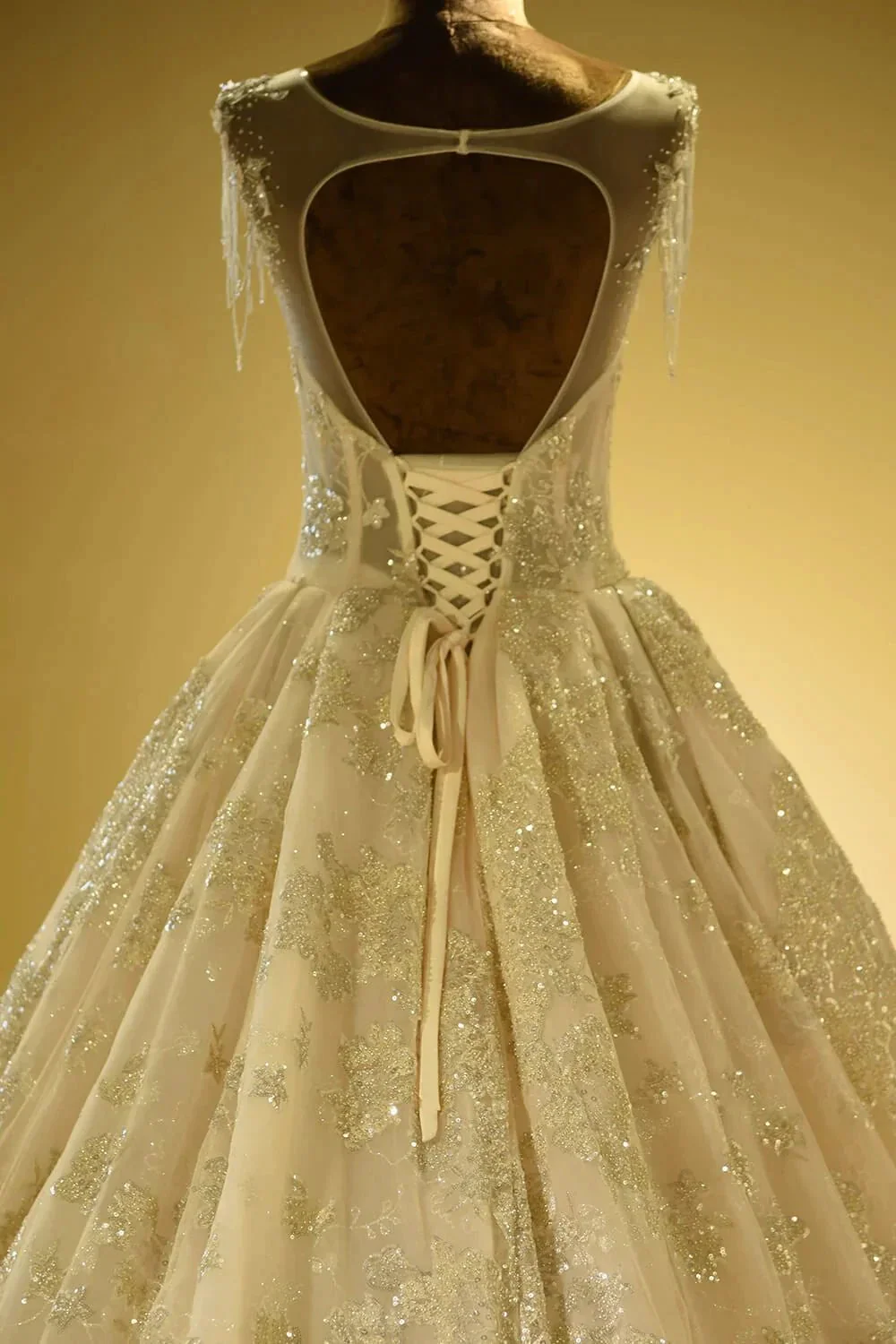 Amazing Princess Lace-up Sparkly Beading Tulle Ivory Princess Wedding Dress - Image 4