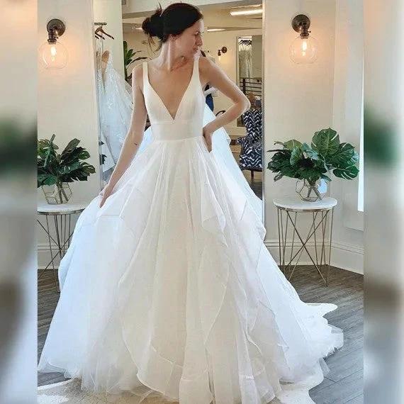 Beautiful Deep V-Neck Sleeveless Tulle Wedding Dress with Ruffless - Image 2