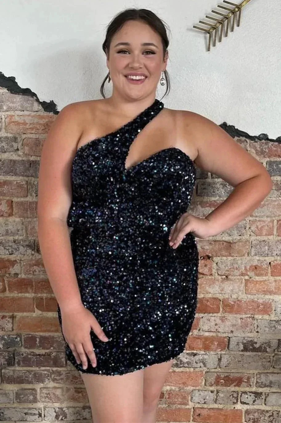 Sheath Asymmetrical One Shoulder Sequins Homecoming Dress - Image 3