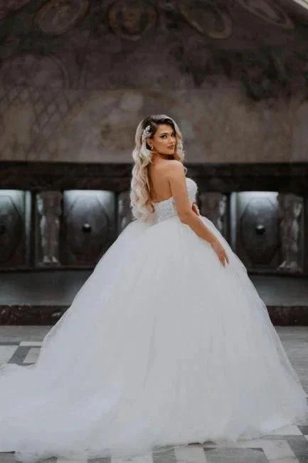 Ball Gown Sweetheart Sleeveless Charming Floor-Length Tulle Wedding Dresses with Appliques - Image 2