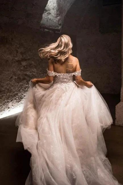 Beautiful A-line Boho Off-the-shoulder Wedding Dresses With Lace - Image 2