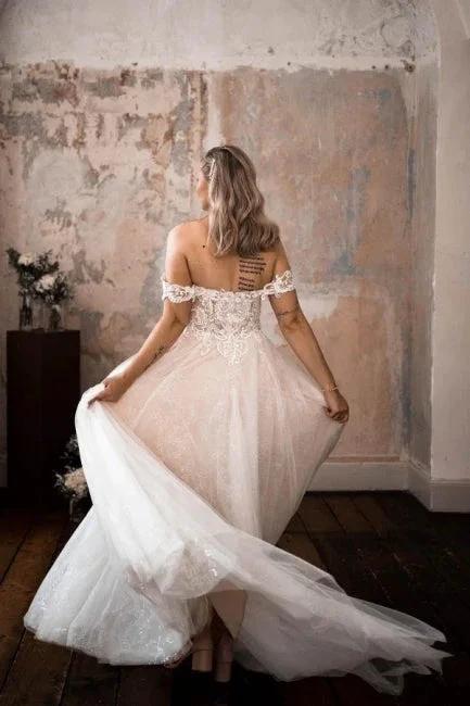Beautiful A-line Boho Off-the-shoulder Wedding Dresses With Lace - Image 5