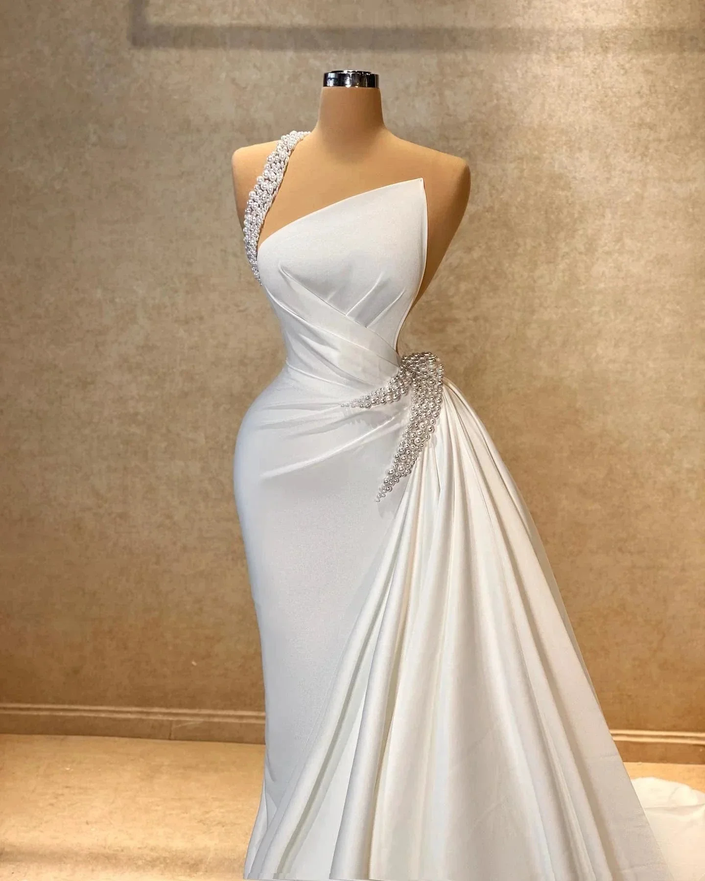 Beautiful	A-line One Shoulder Sleeveless Rhinestone Satin train white Long Prom Dress - Image 2