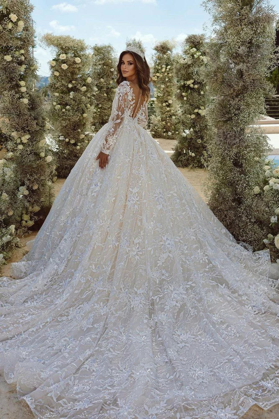 Beautiful A-line V-neck Lace Appliques Tulle Wedding Dress With Long Sleeves - Image 2