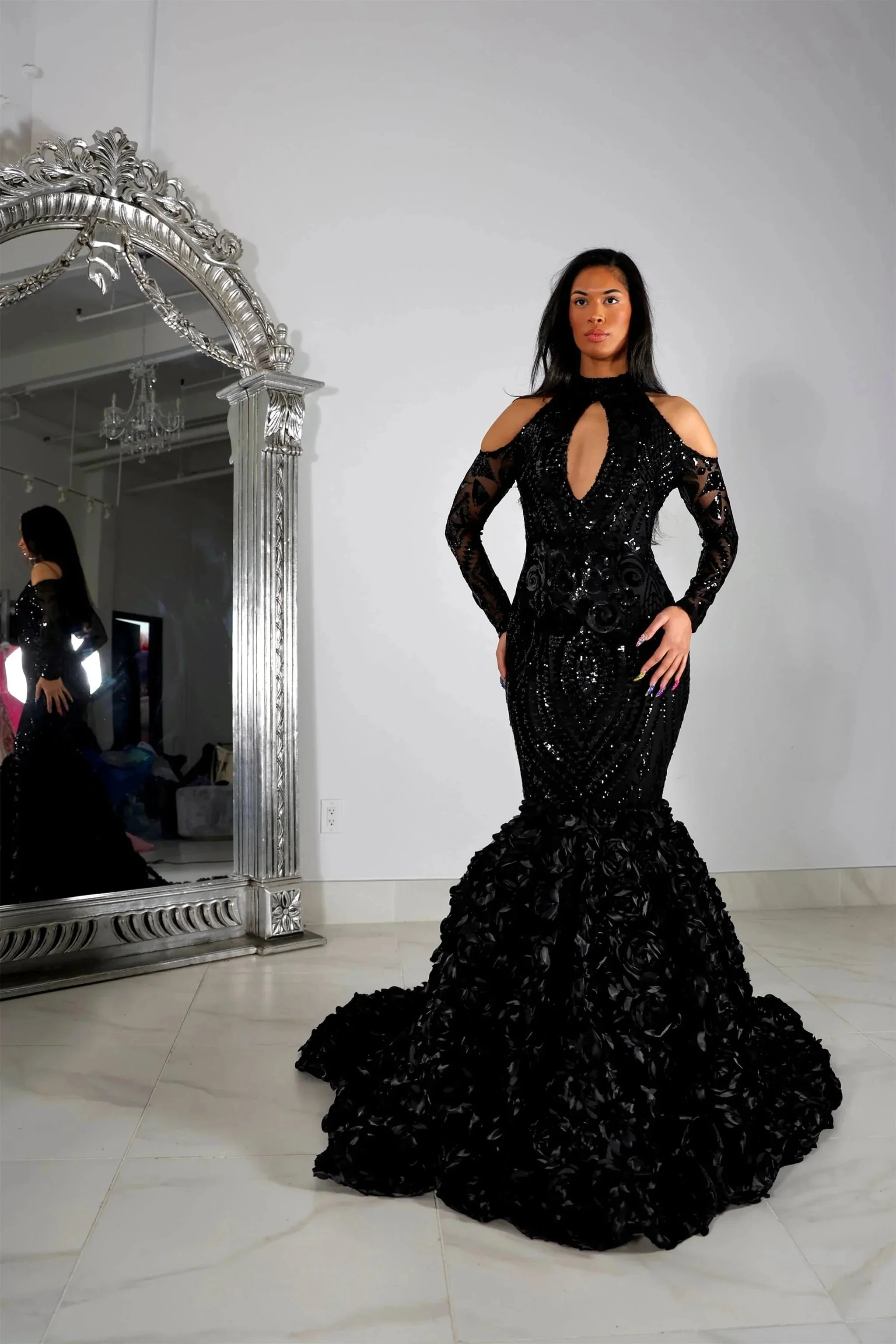 Beautiful Black Lace Long Sleeves Mermaid Prom Dress - Image 2