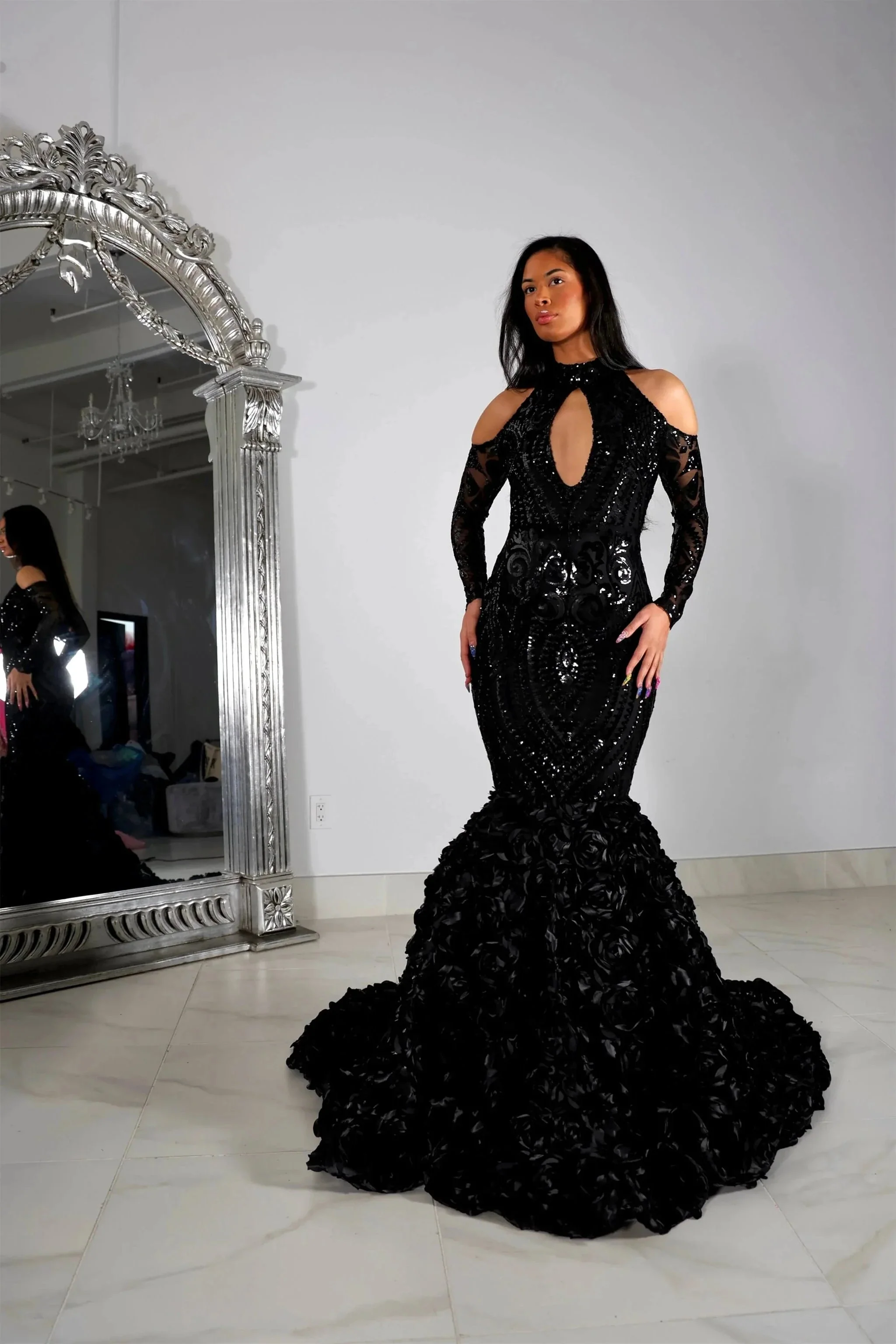 Beautiful Black Lace Long Sleeves Mermaid Prom Dress - Image 3