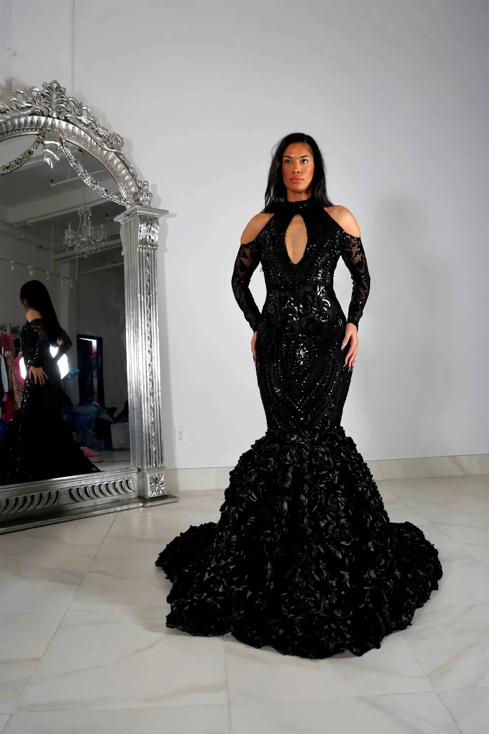 Beautiful Black Lace Long Sleeves Mermaid Prom Dress - Image 4