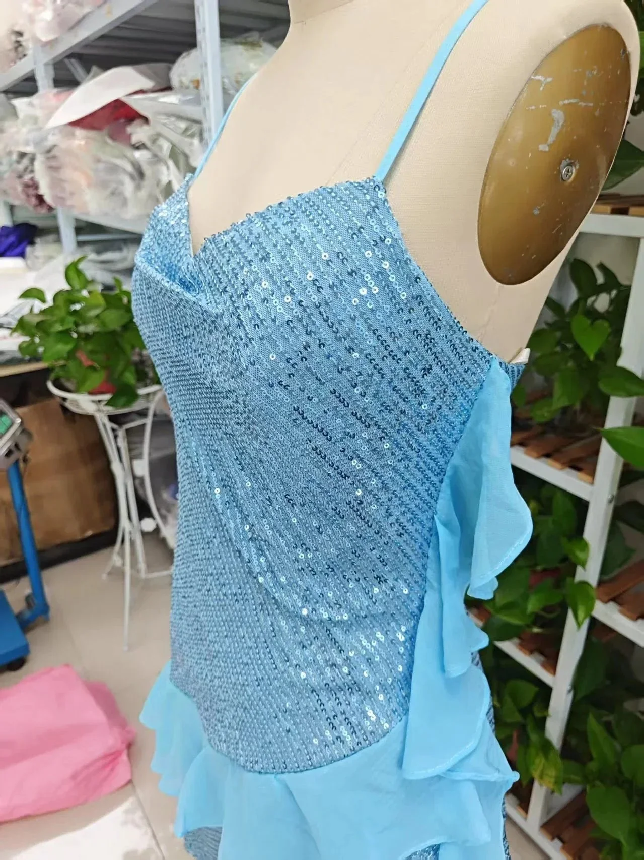 Beautiful Blue Halter Sequins Chiffon Ruffles Cocktail Dress Homecoming Dress Y8251 - Image 4