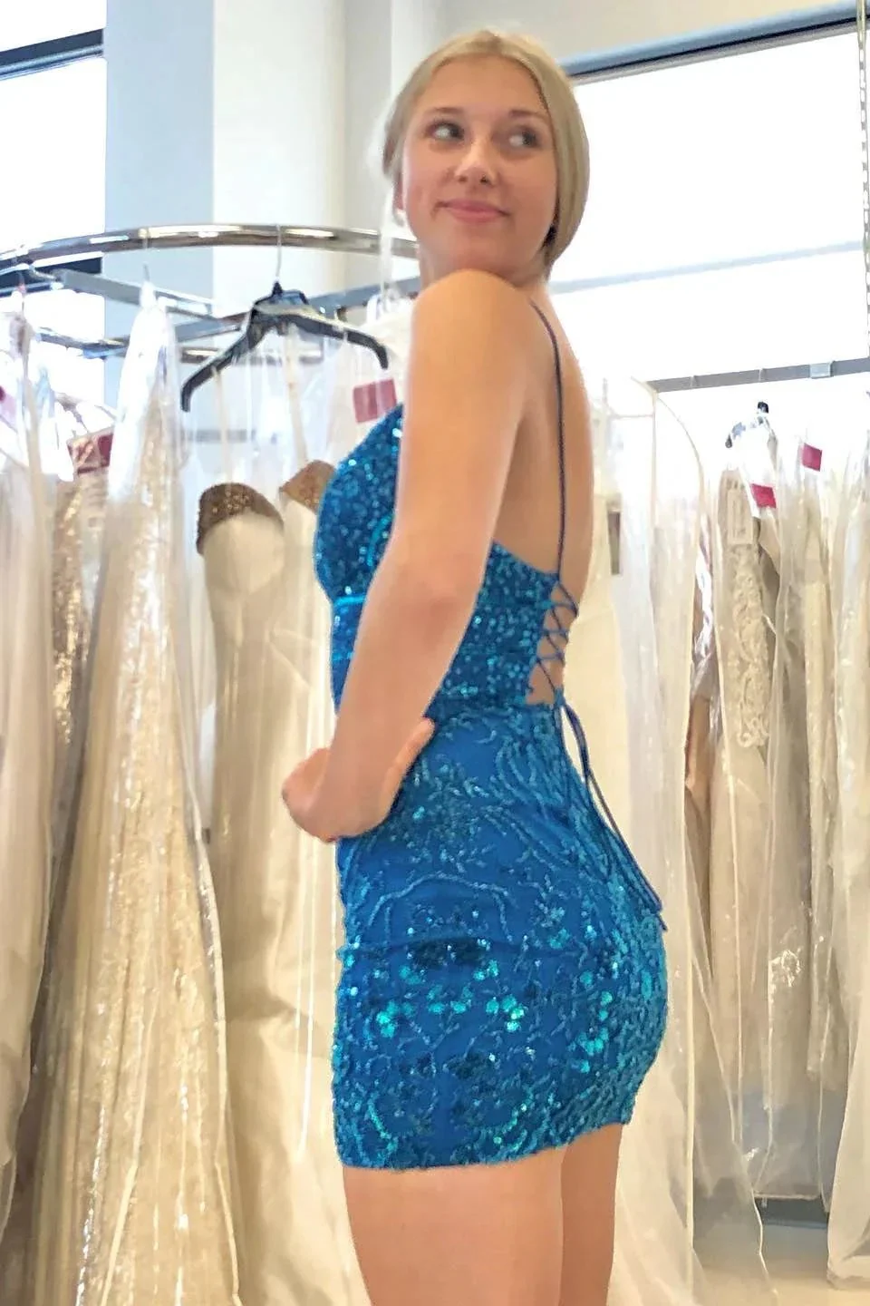 Beautiful Blue V-neck Spaghetti Straps Sleeveless Short Homecoming Dresses With Lace - Image 3