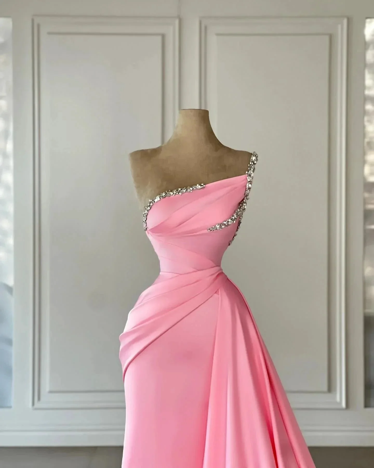 Beautiful Column Satin Strapless Sleeveless Pink Prom Dress With Rhinestone - Image 2