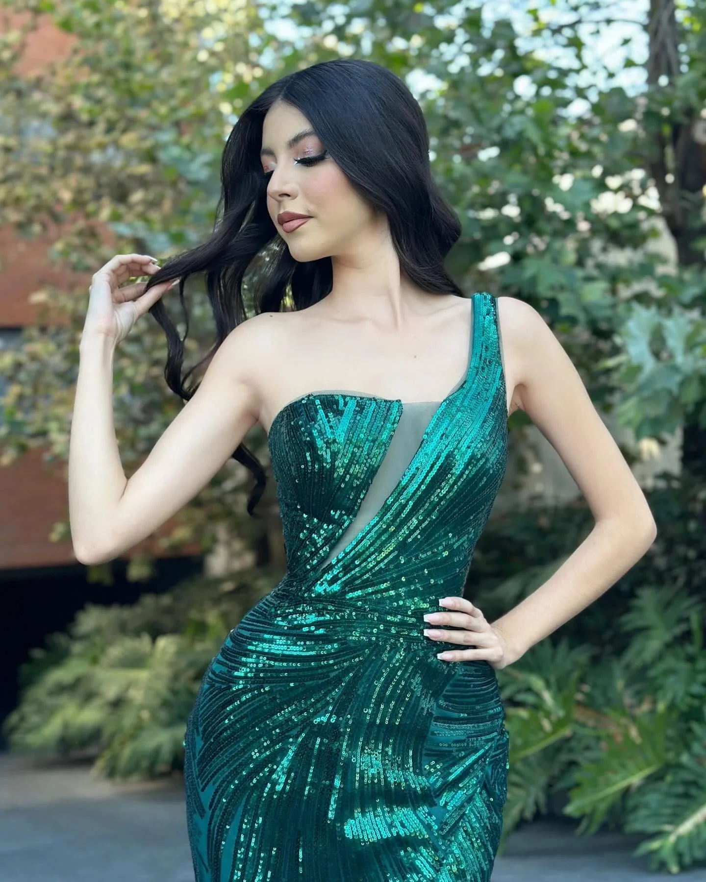 Beautiful Column Tulle Sequined One Shoulder Sleeveless Prom Dress With Split Front - Image 2