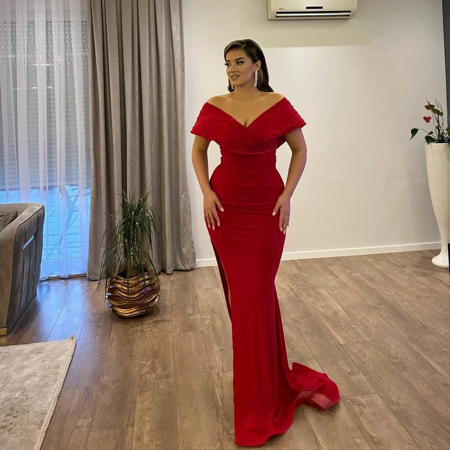 Beautiful Floor Length V-Neck Off-The-Shoulder Mermaid Ruby Prom Dress with Split - Image 2