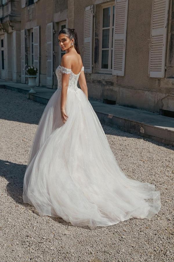 Beautiful Long A-line Off-the-shoulder Appliques Tulle Wedding Dress - Image 2