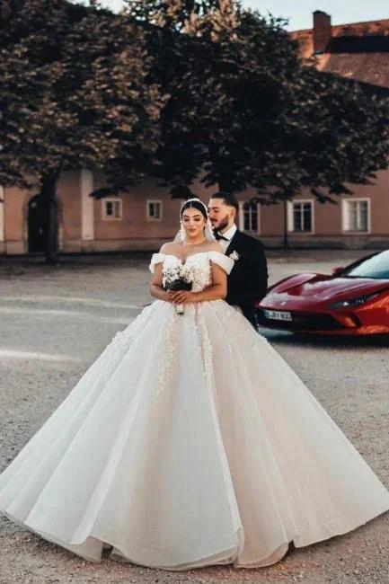 Beautiful Long A-Line Off-the-shoulder Sleeveless Wedding Dresses with Lace - Image 5