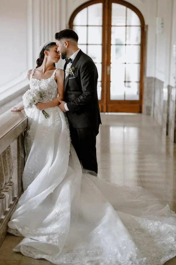 Beautiful Long A-line Split Front Sleeveless Wedding Dresses with Lace - Image 3