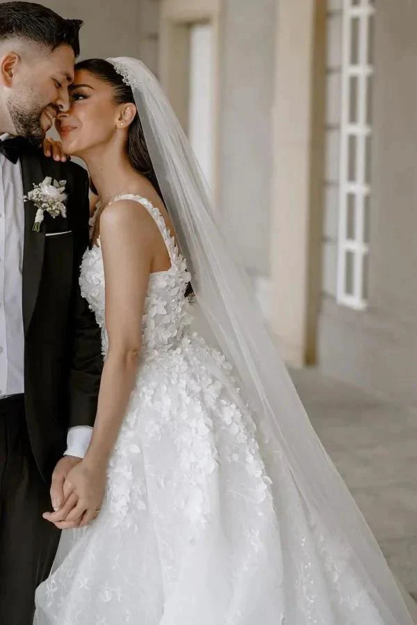 Beautiful Long A-line Split Front Sleeveless Wedding Dresses with Lace - Image 5
