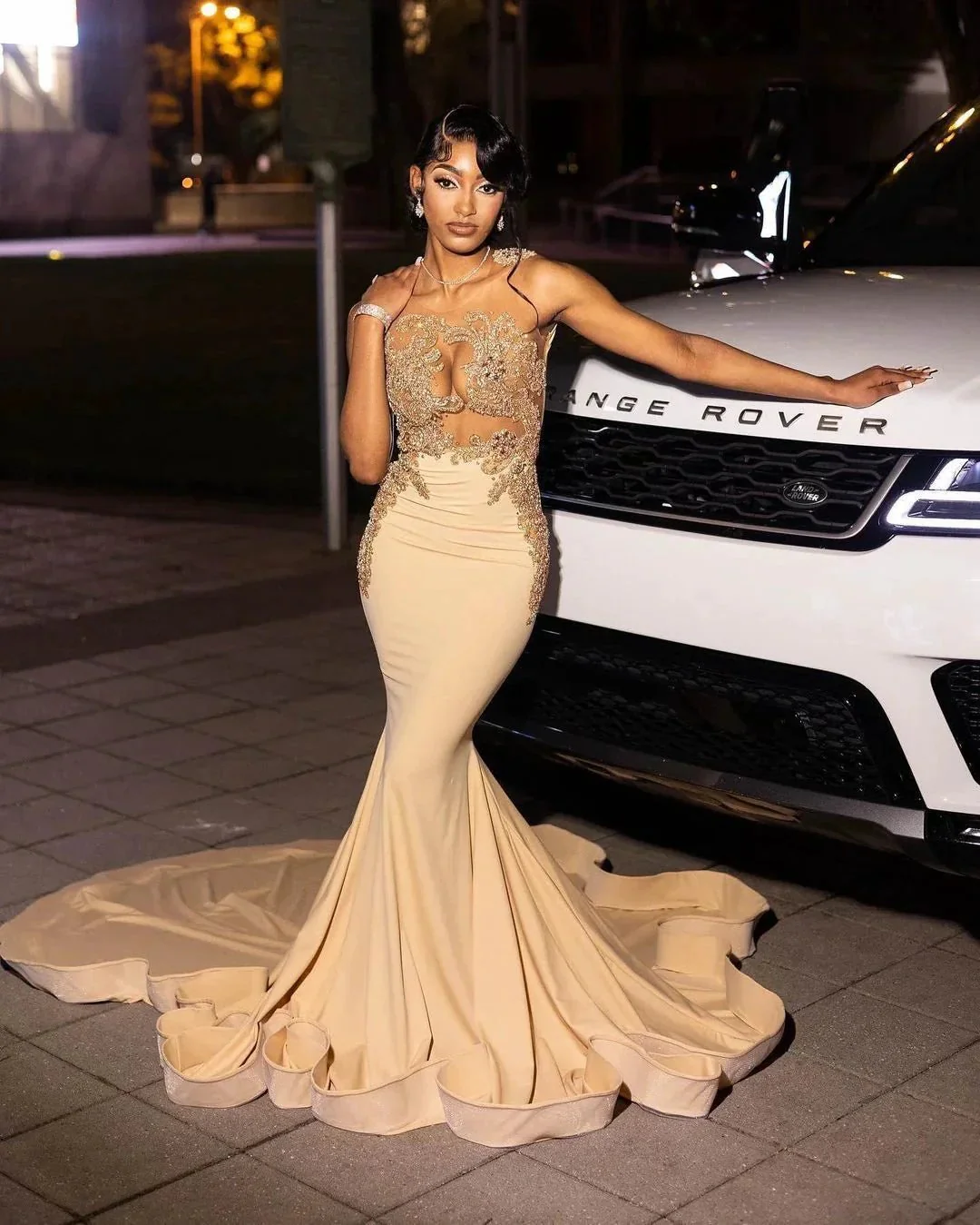 Beautiful Long Champagne Mermaid Sleeveless Beading Prom Dress With Lace - Image 6