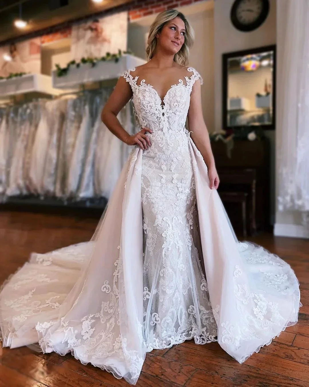 Beautiful Long Mermaid Lace Sleeveless Wedding Dress With Detachable Train - Image 3