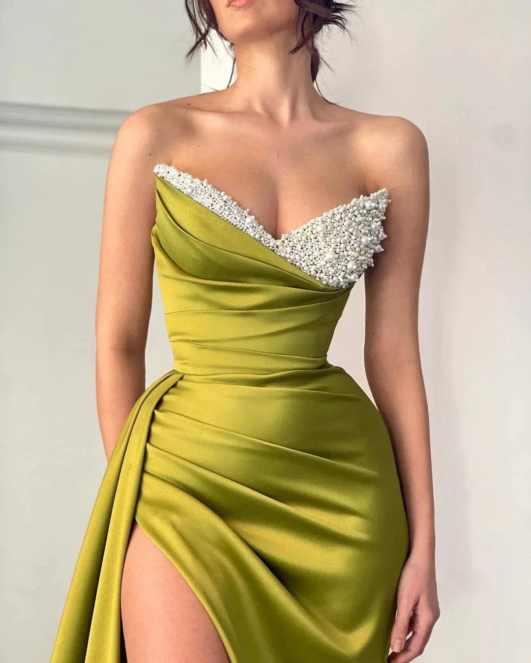 Beautiful Long Mermaid Sleeveless Designer Satin Pearls Prom Dress With Slit - Image 3