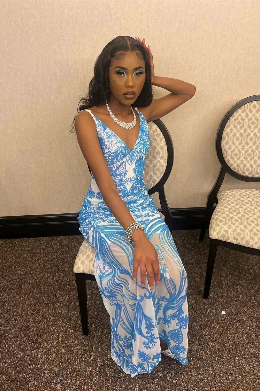 Beautiful Long Mermaid Sleeveless V-neck Backless Prom Dress - Image 4