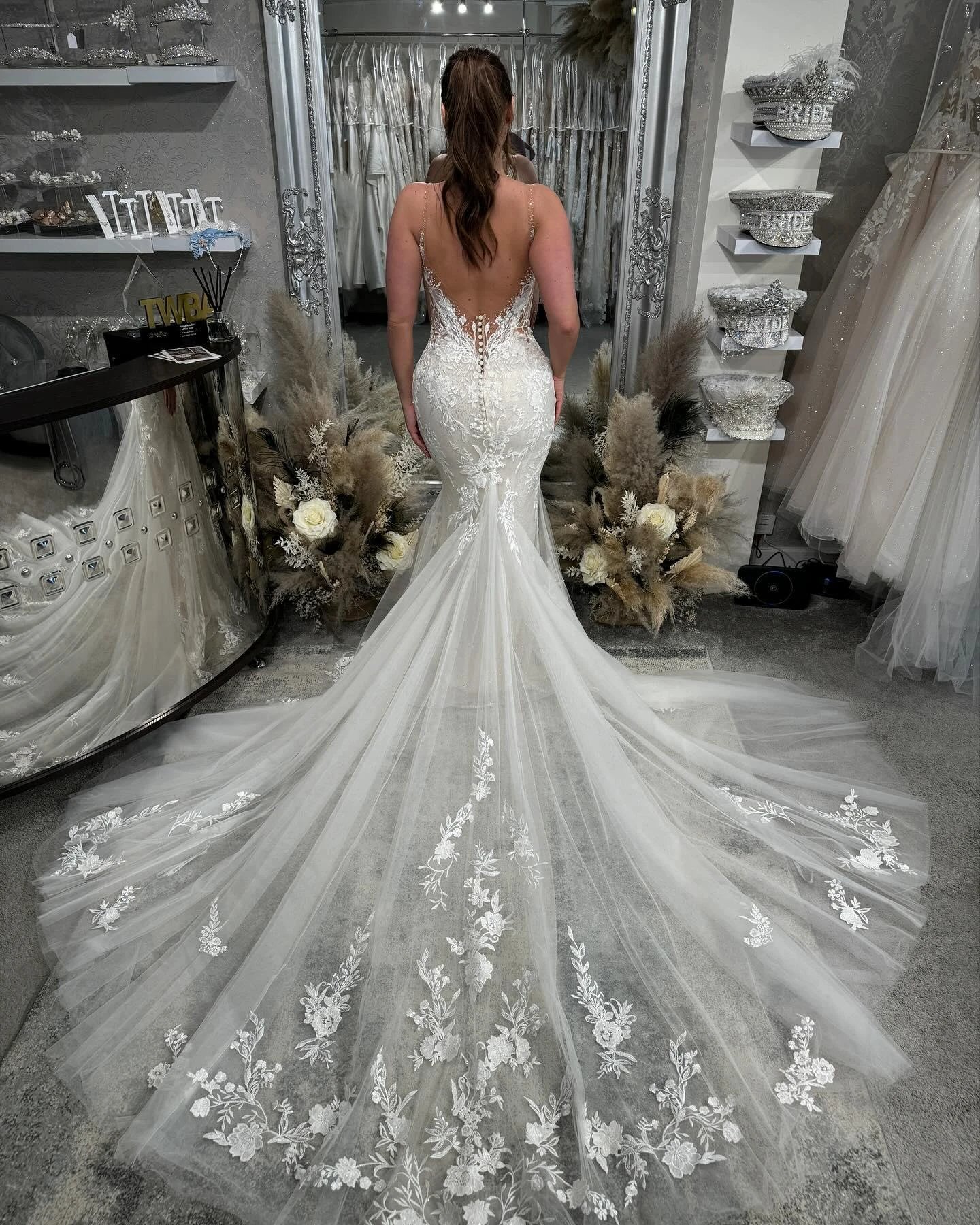 Beautiful Long Mermaid Spaghetti Straps V-neck White Wedding Dresses With Lace - Image 3