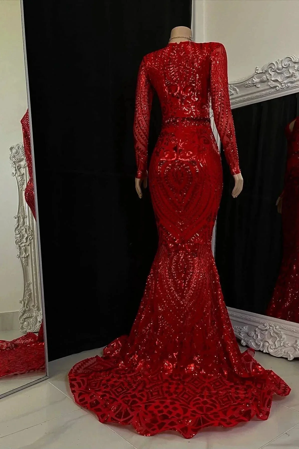 Beautiful Long Mermaid V-neck Prom Dress With Long Sleeves - Image 2