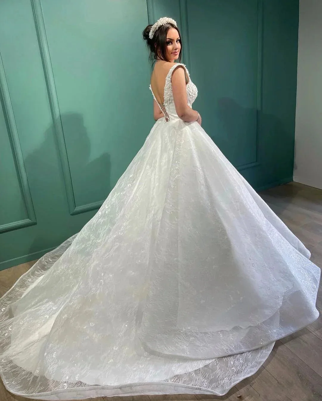 Beautiful Long White A-line V-neck Lace Sleeveless Wedding Dress - Image 2