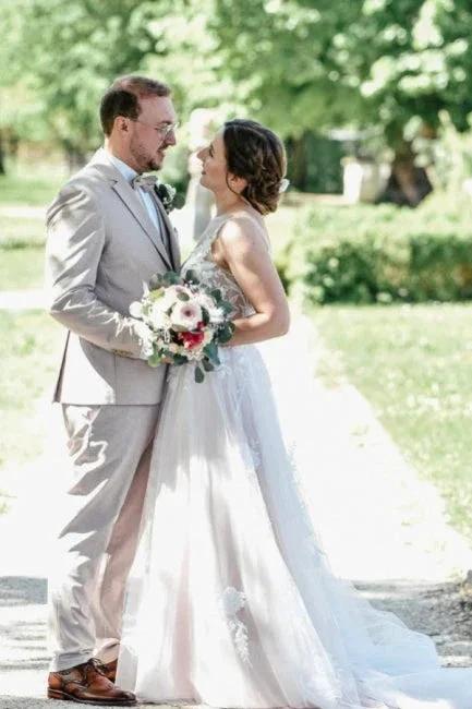 Beautiful Long White A-line V-neck Sleeveless Wedding Dress with Lace - Image 3