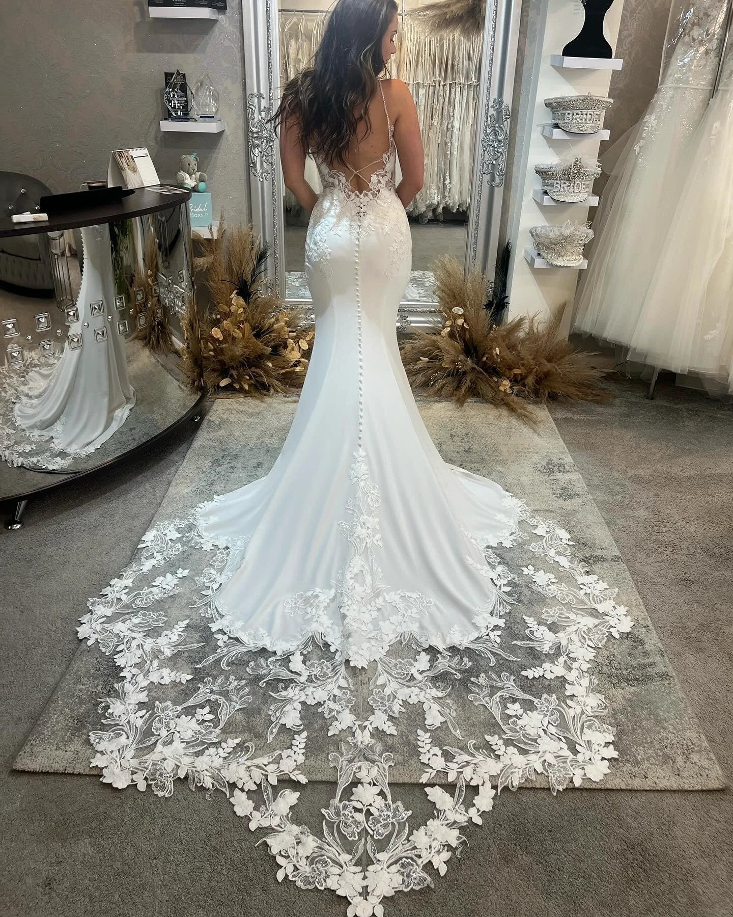 Beautiful Mermaid Spaghetti Straps Sleeveless Sequined Lace Wedding Dresses - Image 2