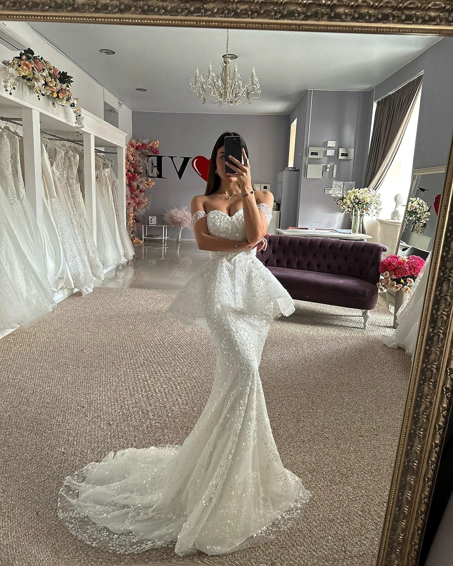 Beautiful Mermaid Tulle Lace Sweetheart Sleeveless White Wedding Dresses With Appliques - Image 5