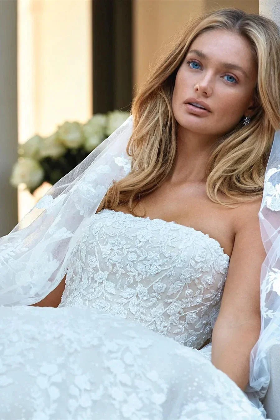 Beautiful Princess A-line Sleeveless Appliques Wedding Dress With Lace - Image 2