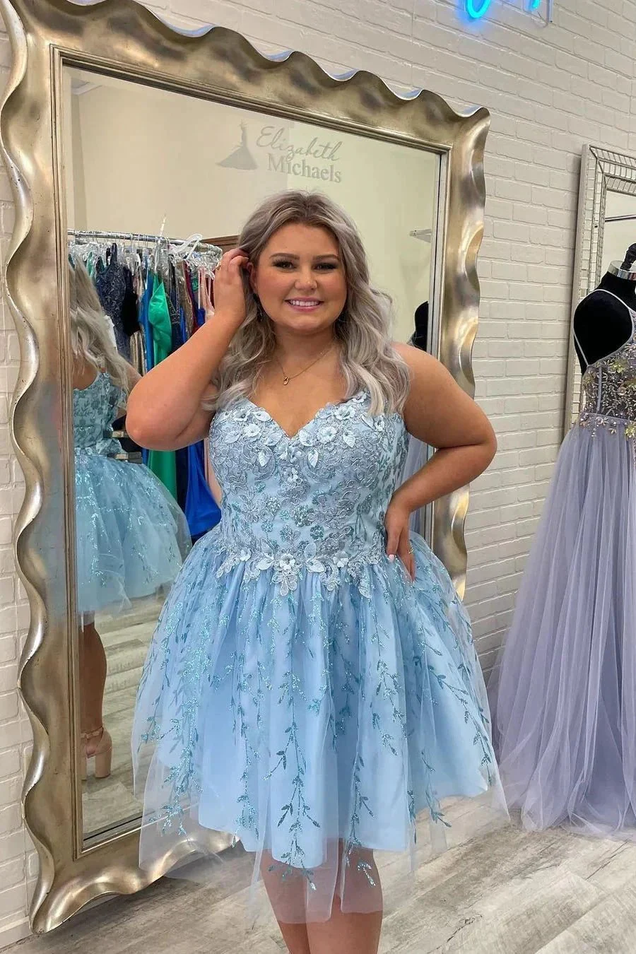 Beautiful Sky Blue A-line Appliques Short Homecoming Dress - Image 2