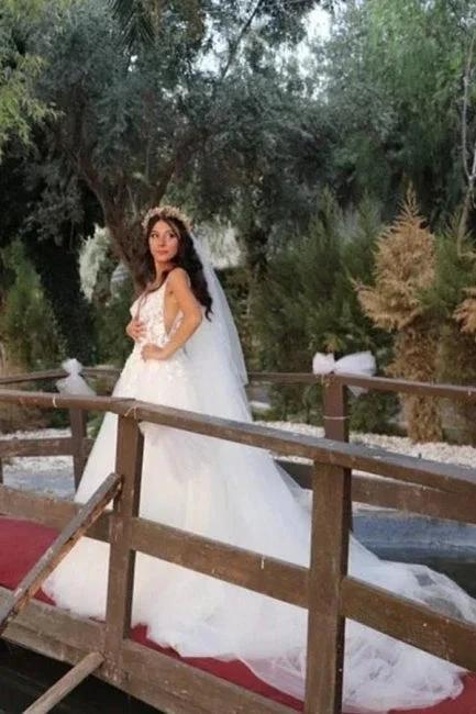 Beautiful Spaghetti Sleeveless A-Line Floor-Length Tulle Wedding Dresses with Chapel Train - Image 2